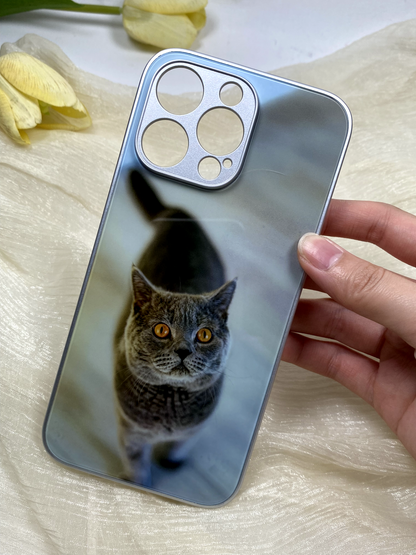 Dê um toque especial ao seu telemóvel com uma capa personalizada com o tema dos gatos!