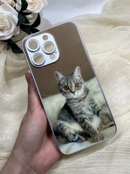 Dê um toque especial ao seu telemóvel com uma capa personalizada com o tema dos gatos!