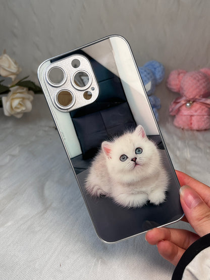 Dê um toque especial ao seu telemóvel com uma capa personalizada com o tema dos gatos!