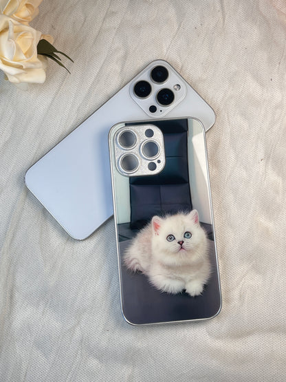 Dê um toque especial ao seu telemóvel com uma capa personalizada com o tema dos gatos!