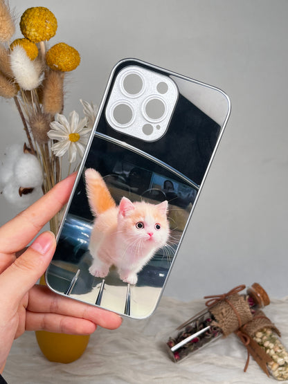 Dê um toque especial ao seu telemóvel com uma capa personalizada com o tema dos gatos!