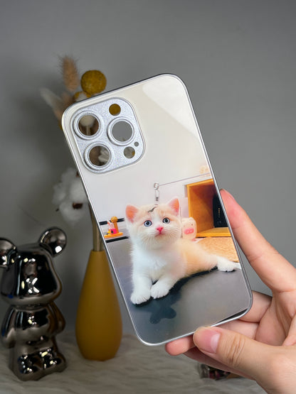 Dê um toque especial ao seu telemóvel com uma capa personalizada com o tema dos gatos!