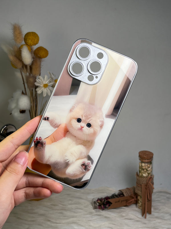 Purr-fectly Personalized: Your Cat on Your Phone