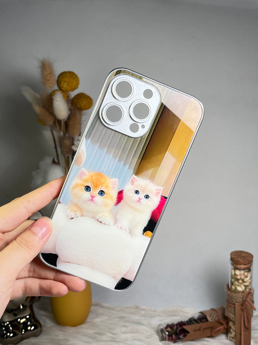 Amantes de gatos, alegrem-se: criem já a capa dos vossos sonhos!