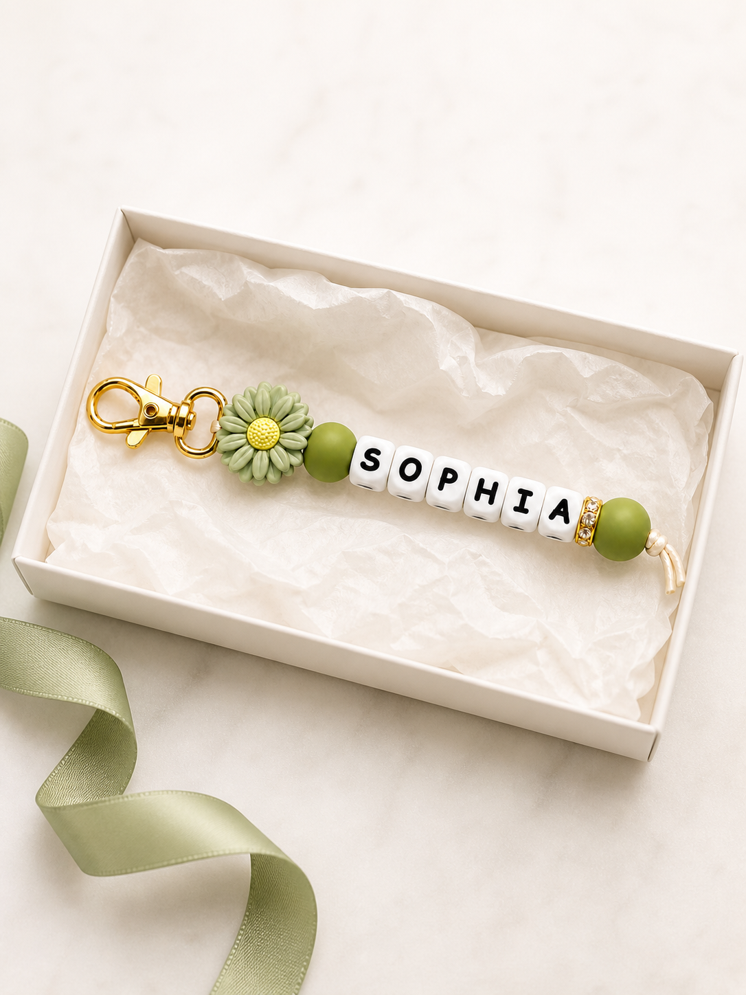 Personalized Name Daisy Keychain – Custom Letter Bead Bag Charm