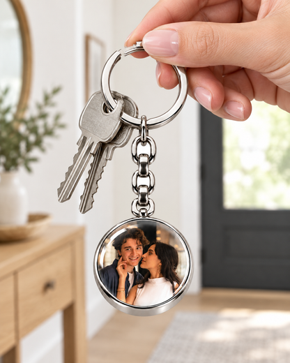 A melhor ideia de presente! O seu animal de estimação, os seus entes queridos, porta-chaves personalizado com retrato chibi para todas as ocasiões.